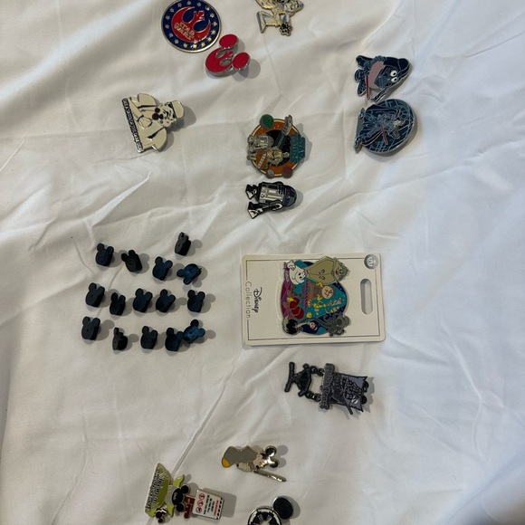 Disney Enamel Pin Lot - Black, Red, Gold Accents - Picture 3 of 14